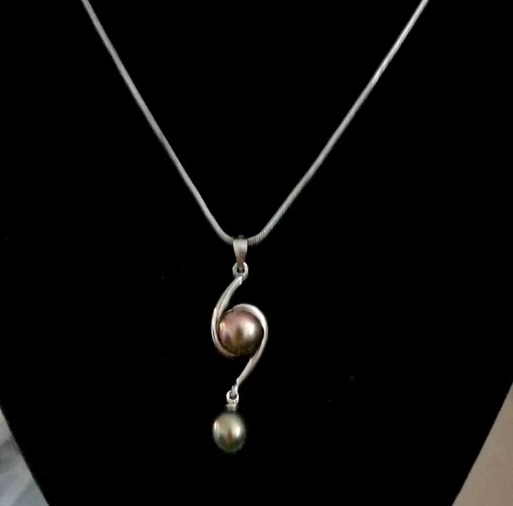 Genuine Black Tahitian Pearls Set In Italian Sterling Silver. Necklace Is 16" - Picture 1 of 4